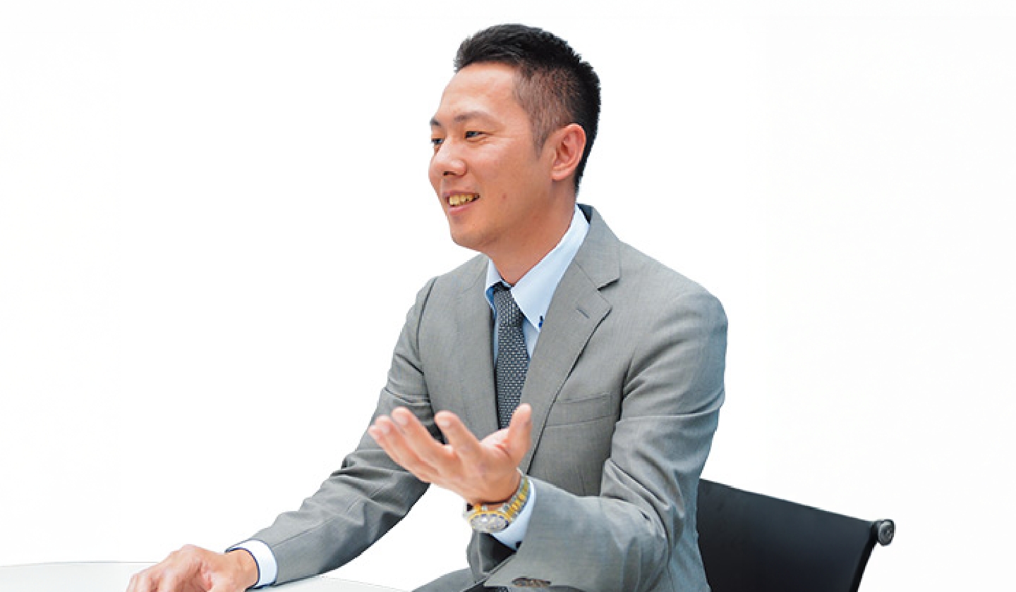 青山 俊裕 外商グループ・次長